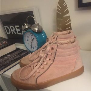 Don’t remember the brand (size 4)